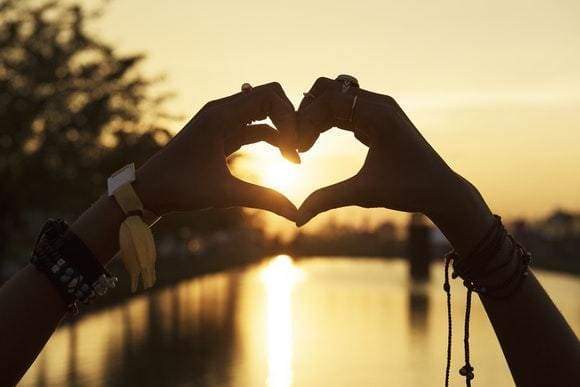 5 Ways Love Impacts Us Positively